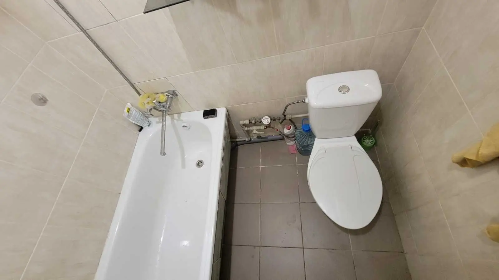 Фото Selling a 1-room apartment, 31 sq.m., Bohdana Khmelnytskoho Avenue (Heroiv Stalinhrada Street)  Dnipro, price: 27000 USD, code 9248