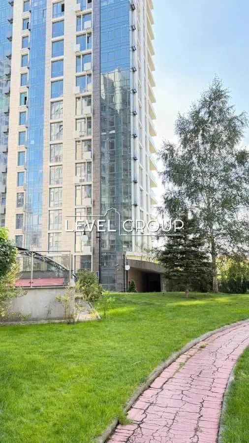 Фото Продаю 3 кімнатну квартиру, 133 кв. м, Андрія Верхогляда вул. (Михайла Драгомирова)  Київ, ціна: 414000 USD, код 9249