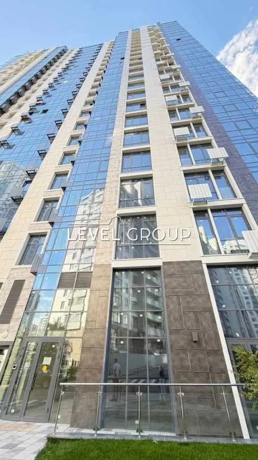 Фото Продаю 3 кімнатну квартиру, 133 кв. м, Андрія Верхогляда вул. (Михайла Драгомирова)  Київ, ціна: 414000 USD, код 9249