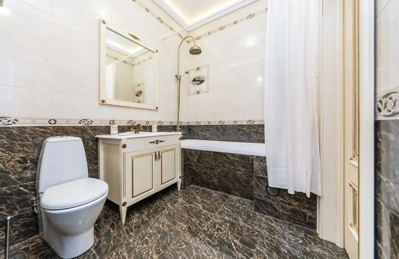 Фото Rent a 3-room apartment, Yevhena Konovaltsia Street (Schorsa Street) 36Е Kyiv for long-term rent, price: 38000 UAH, code 9253