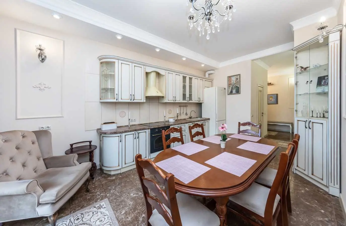 Фото Rent a 3-room apartment, Yevhena Konovaltsia Street (Schorsa Street) 36Е Kyiv for long-term rent, price: 38000 UAH, code 9253