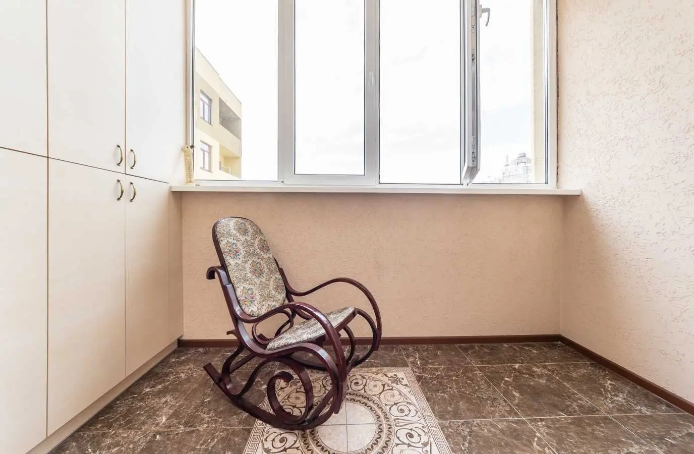 Фото Rent a 3-room apartment, Yevhena Konovaltsia Street (Schorsa Street) 36Е Kyiv for long-term rent, price: 38000 UAH, code 9253