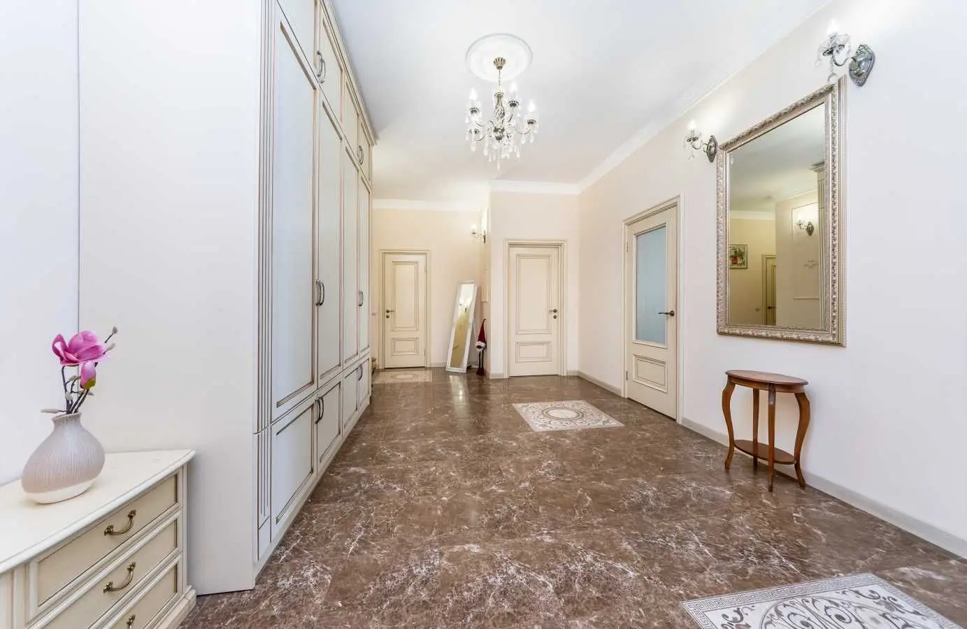 Фото Rent a 3-room apartment, Yevhena Konovaltsia Street (Schorsa Street) 36Е Kyiv for long-term rent, price: 38000 UAH, code 9253