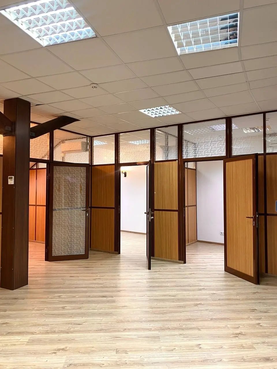 Фото Арендовать офис, Рыбальская ул.  Киев в долгосрочную аренду, цена: 500 UAH, код 9254
