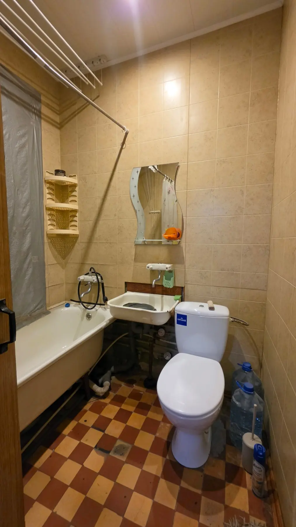 Фото Selling a 1-room apartment, 28 sq.m., Myru Street 8 Kharkiv, price: 15000 $, code 9255