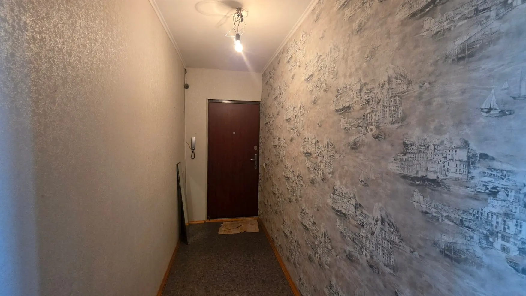 Фото Selling a 1-room apartment, 37 sq.m., Industrialyi Avenue (Frunze Avenue) 55а Kharkiv, price: 28000 $, code 9256