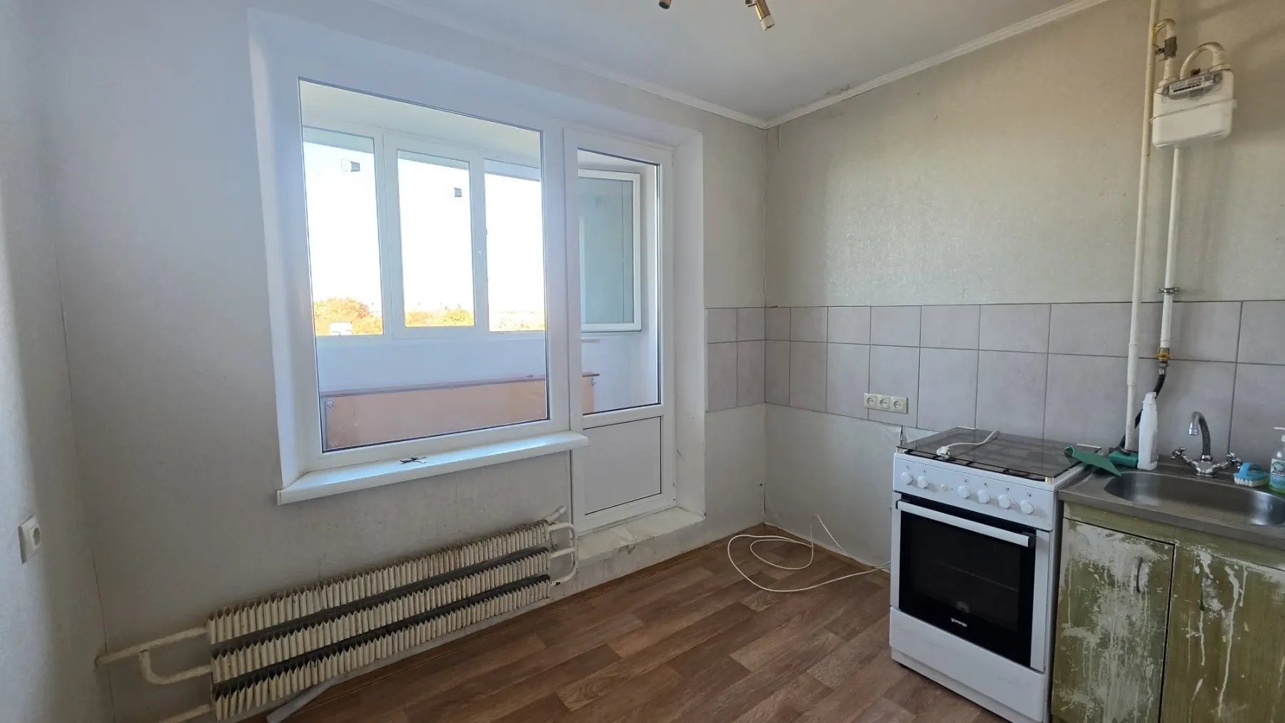 Фото Selling a 1-room apartment, 37 sq.m., Industrialyi Avenue (Frunze Avenue) 55а Kharkiv, price: 28000 $, code 9256