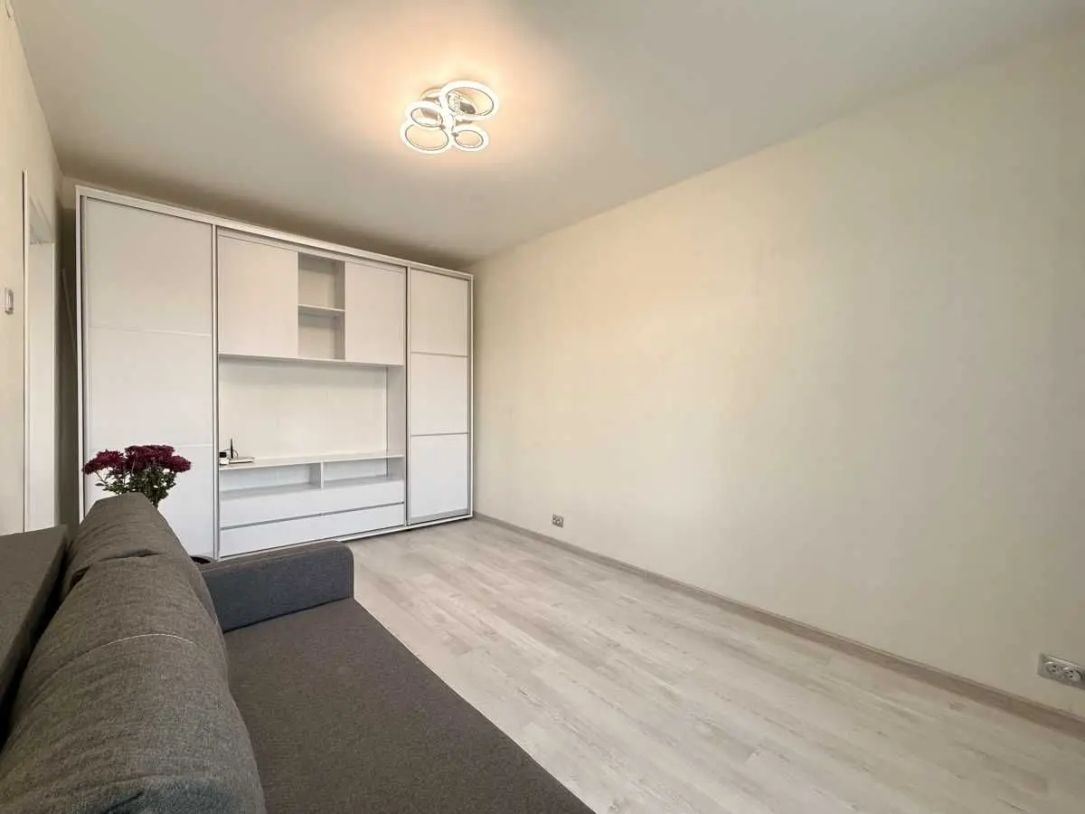 Фото Продаю 1-комнатную квартиру, 33 кв. м, Северная ул. 12 Киев, цена: 64000 USD, код 9265