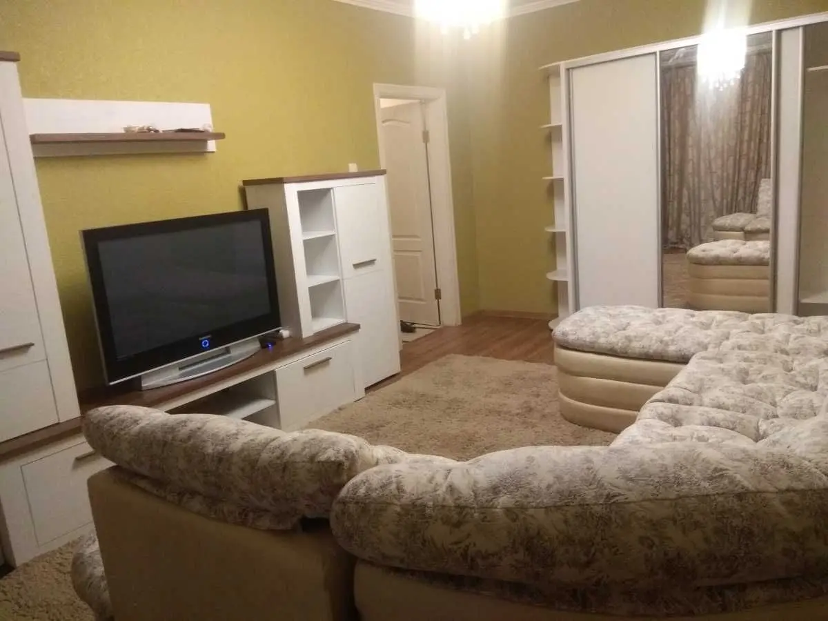 Фото Зняти 2 кімнатну квартиру, Архітектора Вербицького вул. 14в Київ в довгострокову оренду, ціна: 17000 UAH, код 9275