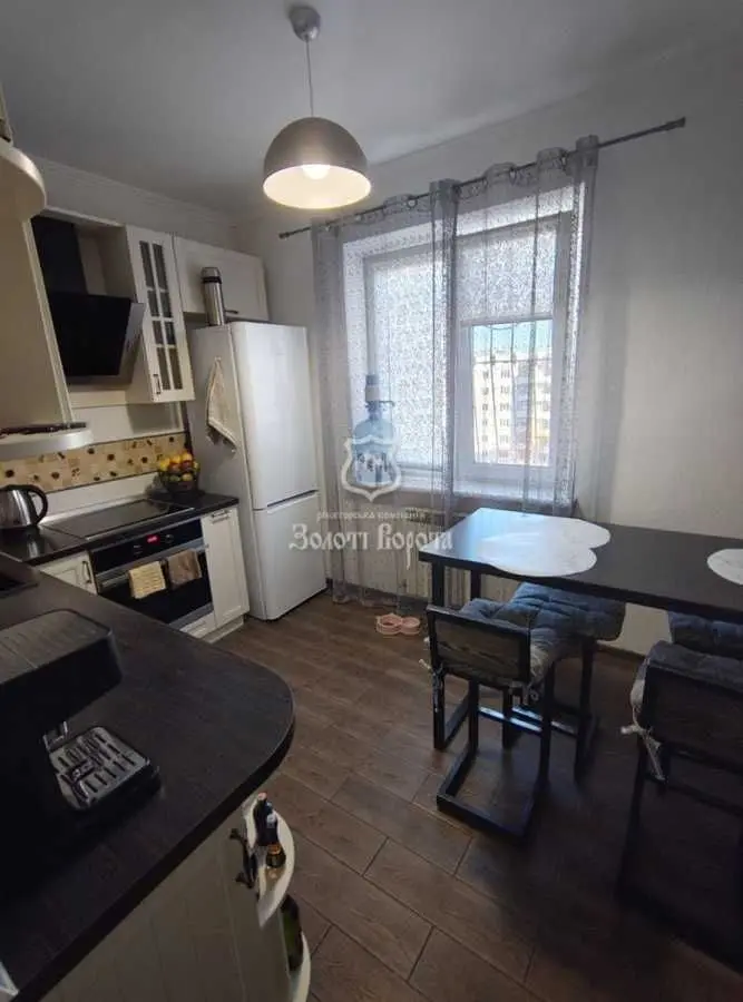 Фото Продаю 3 кімнатну квартиру, 87 кв. м, Володимира Момота вул. (Горького) 42 Бориспіль, ціна: 83000 USD, код 9276