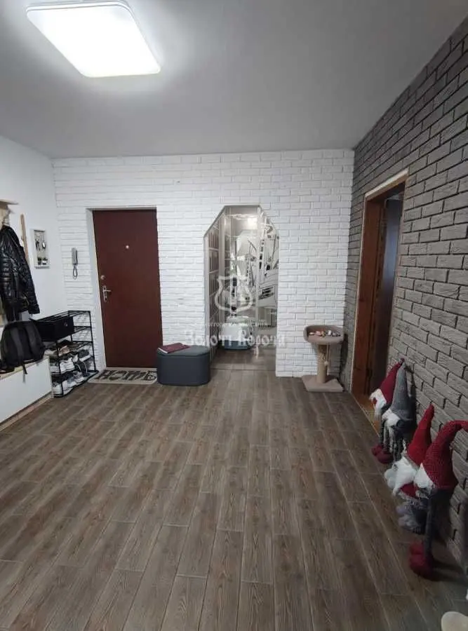 Фото Продаю 3 кімнатну квартиру, 87 кв. м, Володимира Момота вул. (Горького) 42 Бориспіль, ціна: 83000 USD, код 9276