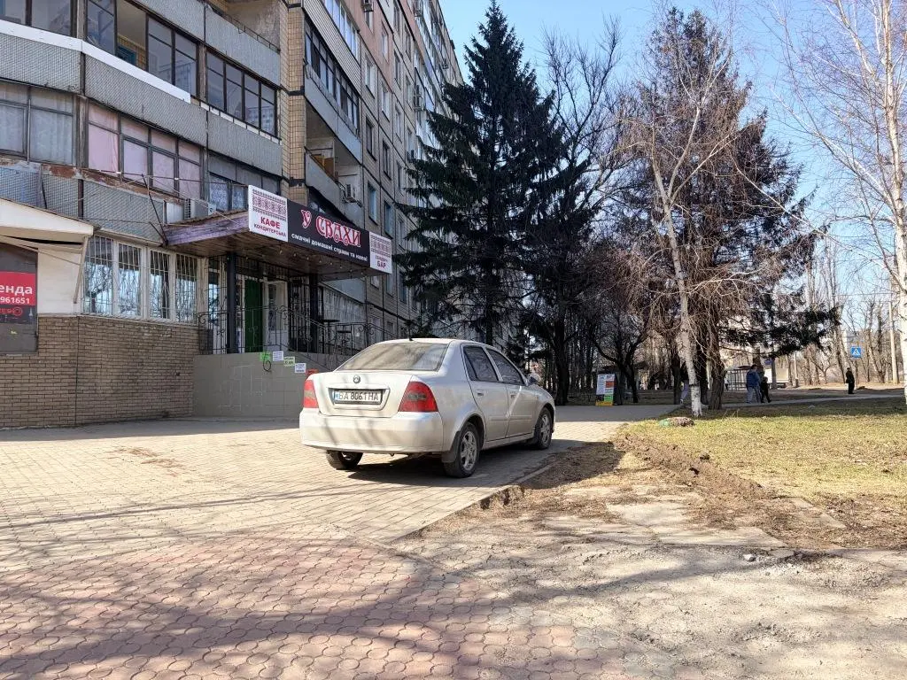 Фото Арендовать торговую площадь, Маршала Василевского бульв. 30 Кривой Рог в долгосрочную аренду, цена: 15000 UAH, код 9281
