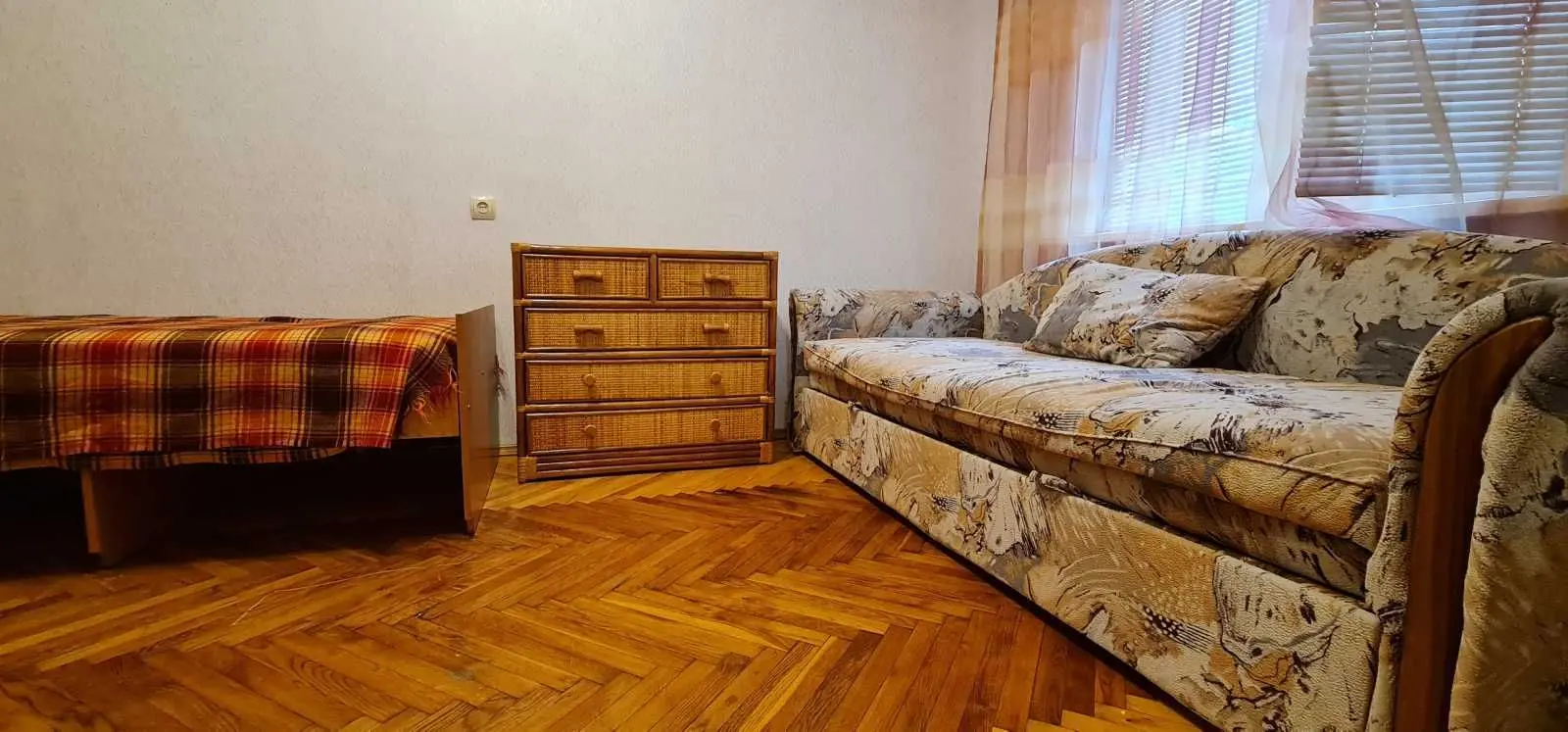 Фото Зняти 2 кімнатну квартиру, Миру вул.  Київ в довгострокову оренду, ціна: 10500 UAH, код 9287