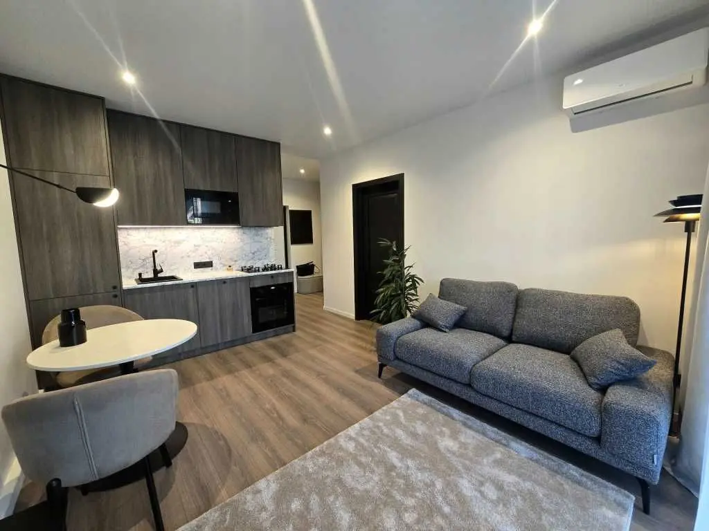 Фото Selling a 1-room apartment, 43 sq.m., Metrolohichna Street  Kyiv, price: 118000 USD, code 9293