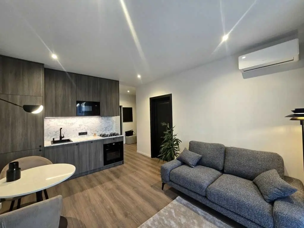 Фото Selling a 1-room apartment, 43 sq.m., Metrolohichna Street  Kyiv, price: 118000 USD, code 9293