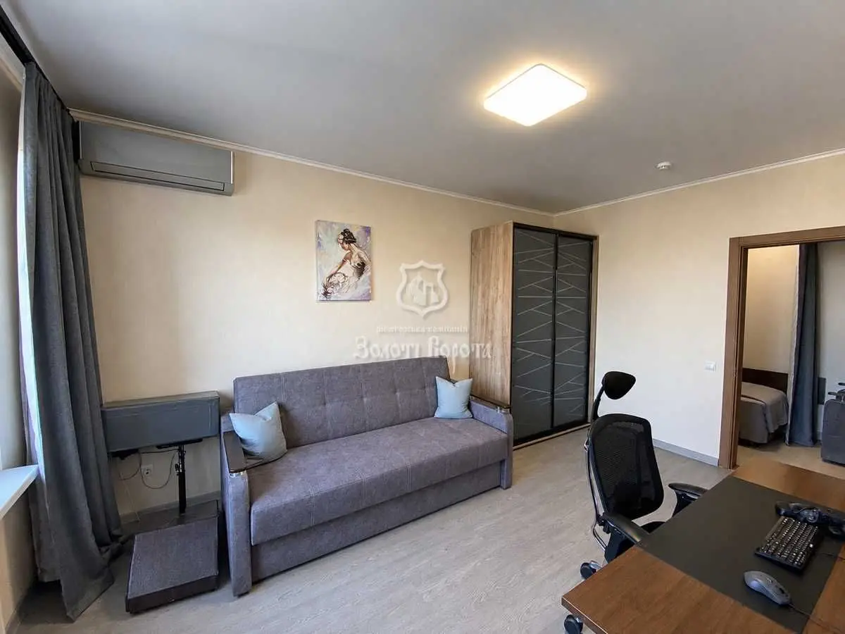 Фото Продаю 1 кімнатну квартиру, 46.7 кв. м, Ревуцького вул.  Київ, ціна: 75000 USD, код 9302