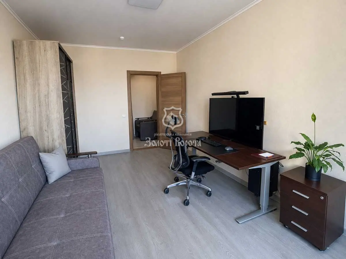 Фото Продаю 1 кімнатну квартиру, 46.7 кв. м, Ревуцького вул.  Київ, ціна: 75000 USD, код 9302