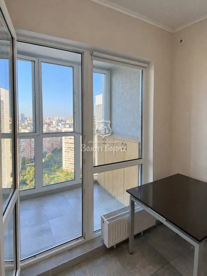Фото Продаю 1 кімнатну квартиру, 46.7 кв. м, Ревуцького вул.  Київ, ціна: 75000 USD, код 9302