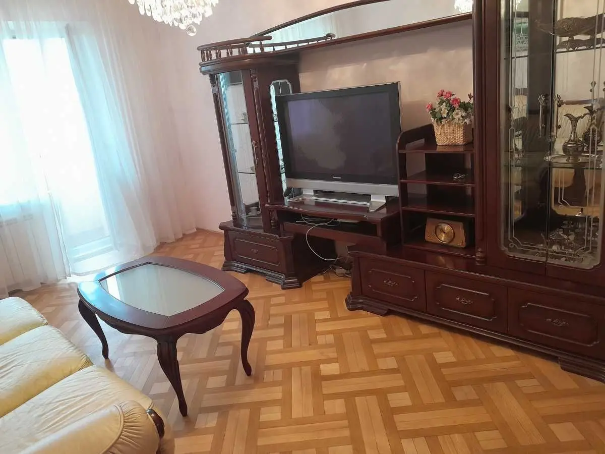 Фото Зняти 3 кімнатну квартиру, Левка Лукʼяненка вул. (Маршала Тимошенка) 2М Київ в довгострокову оренду, ціна: 18000 UAH, код 9304