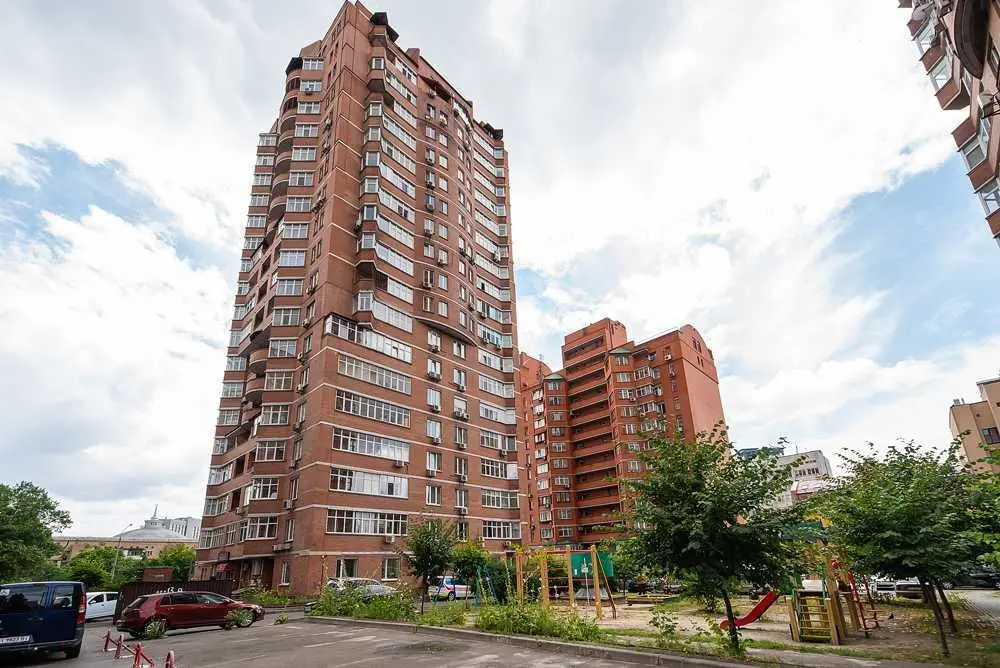 Фото Продаю 4-комнатную квартиру, 150 кв. м, Дмитриевская ул.  Киев, цена: 200000 USD, код 9308