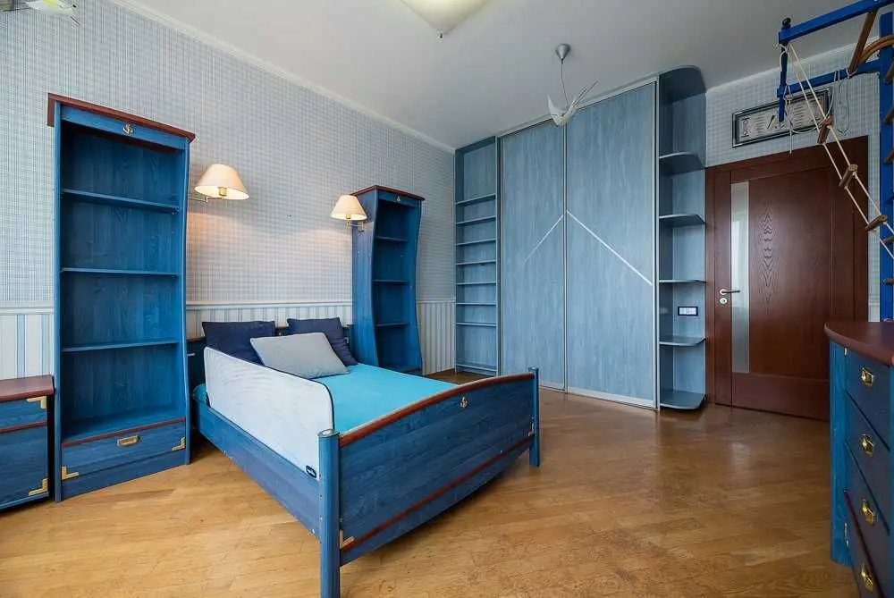 Фото Продаю 4-комнатную квартиру, 150 кв. м, Дмитриевская ул.  Киев, цена: 200000 USD, код 9308