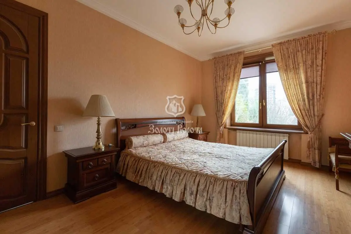 Фото Продаю 3 кімнатну квартиру, 75.3 кв. м, Миколи Міхновського бульв. (Дружби Народів) 20 Київ, ціна: 143000 USD, код 9316