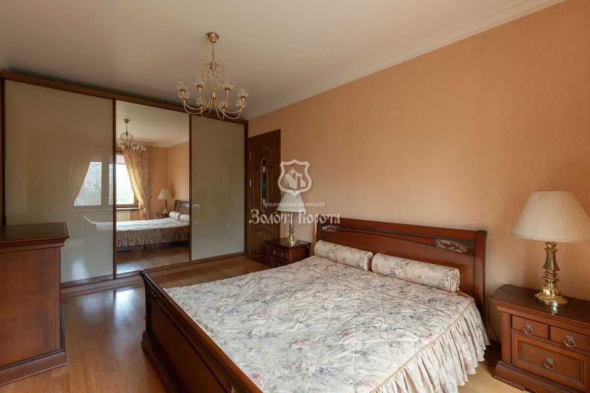 Фото Продаю 3 кімнатну квартиру, 75.3 кв. м, Миколи Міхновського бульв. (Дружби Народів) 20 Київ, ціна: 143000 USD, код 9316