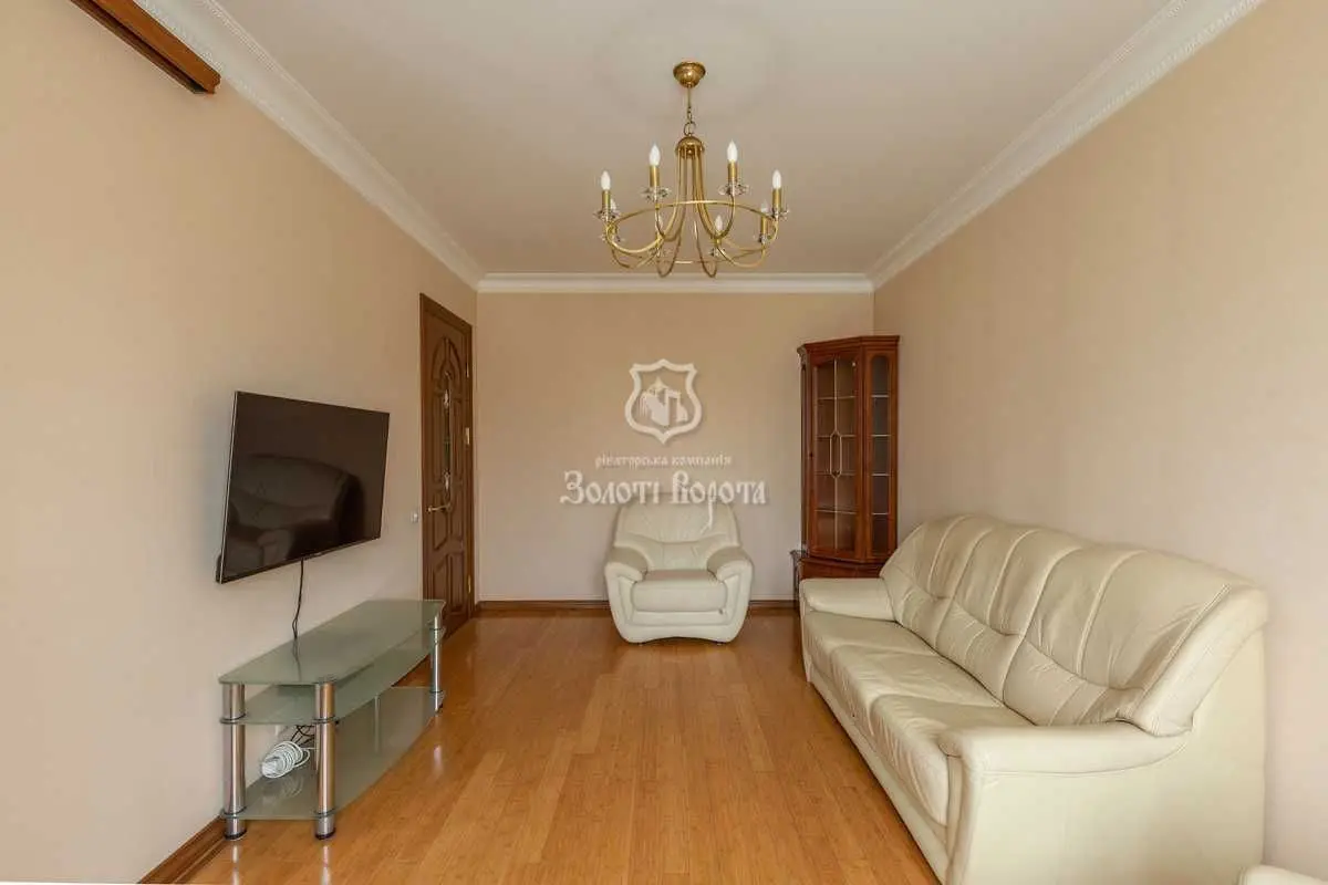 Фото Продаю 3 кімнатну квартиру, 75.3 кв. м, Миколи Міхновського бульв. (Дружби Народів) 20 Київ, ціна: 143000 USD, код 9316