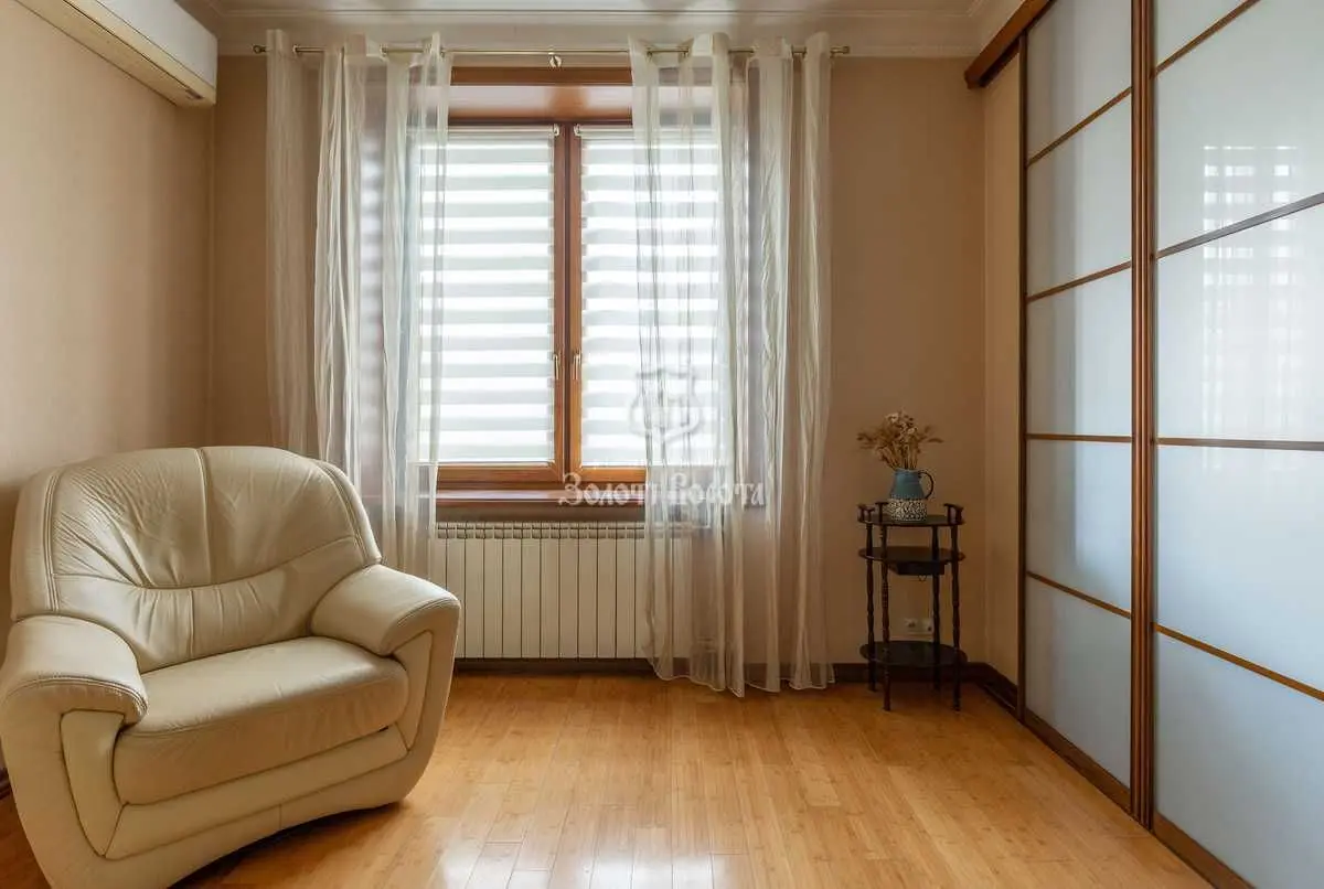 Фото Продаю 3 кімнатну квартиру, 75.3 кв. м, Миколи Міхновського бульв. (Дружби Народів) 20 Київ, ціна: 143000 USD, код 9316