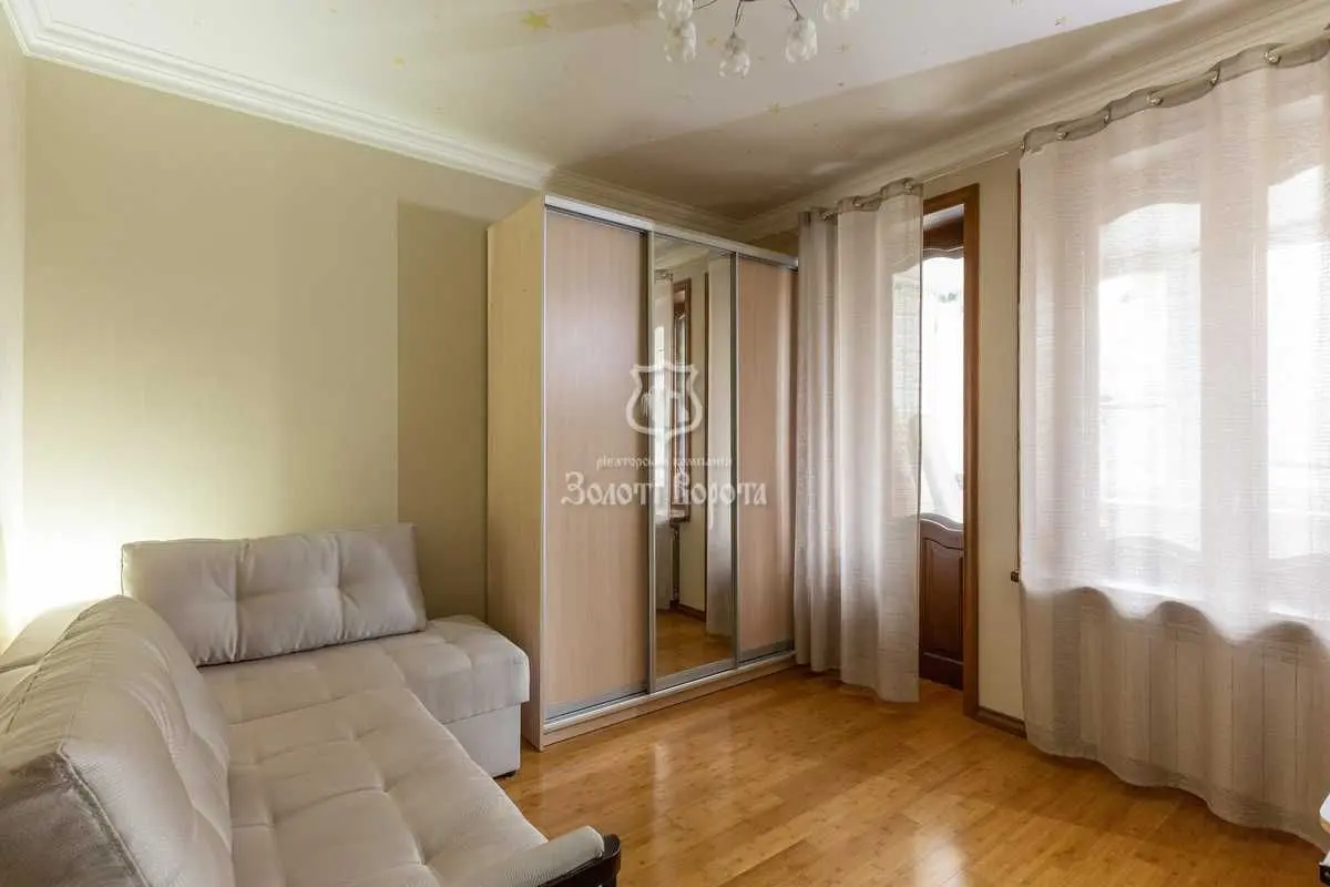 Фото Продаю 3 кімнатну квартиру, 75.3 кв. м, Миколи Міхновського бульв. (Дружби Народів) 20 Київ, ціна: 143000 USD, код 9316