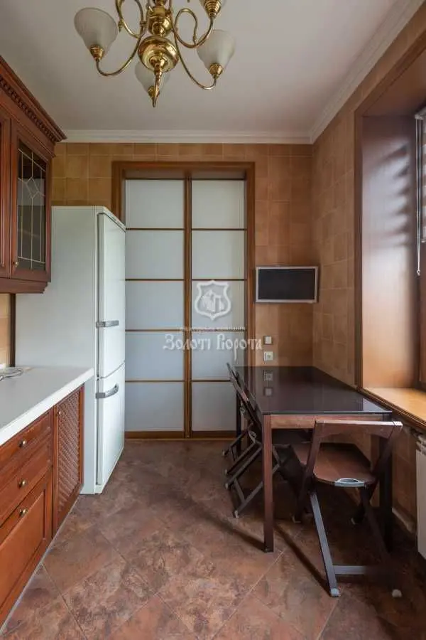 Фото Продаю 3 кімнатну квартиру, 75.3 кв. м, Миколи Міхновського бульв. (Дружби Народів) 20 Київ, ціна: 143000 USD, код 9316