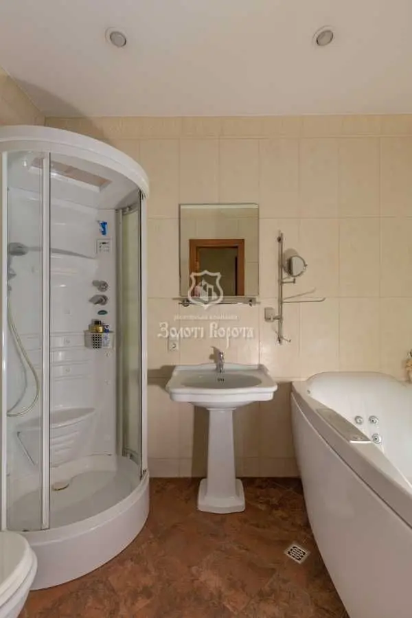 Фото Продаю 3 кімнатну квартиру, 75.3 кв. м, Миколи Міхновського бульв. (Дружби Народів) 20 Київ, ціна: 143000 USD, код 9316