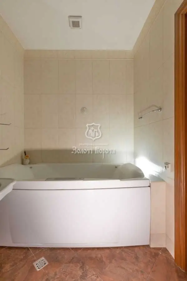 Фото Продаю 3 кімнатну квартиру, 75.3 кв. м, Миколи Міхновського бульв. (Дружби Народів) 20 Київ, ціна: 143000 USD, код 9316