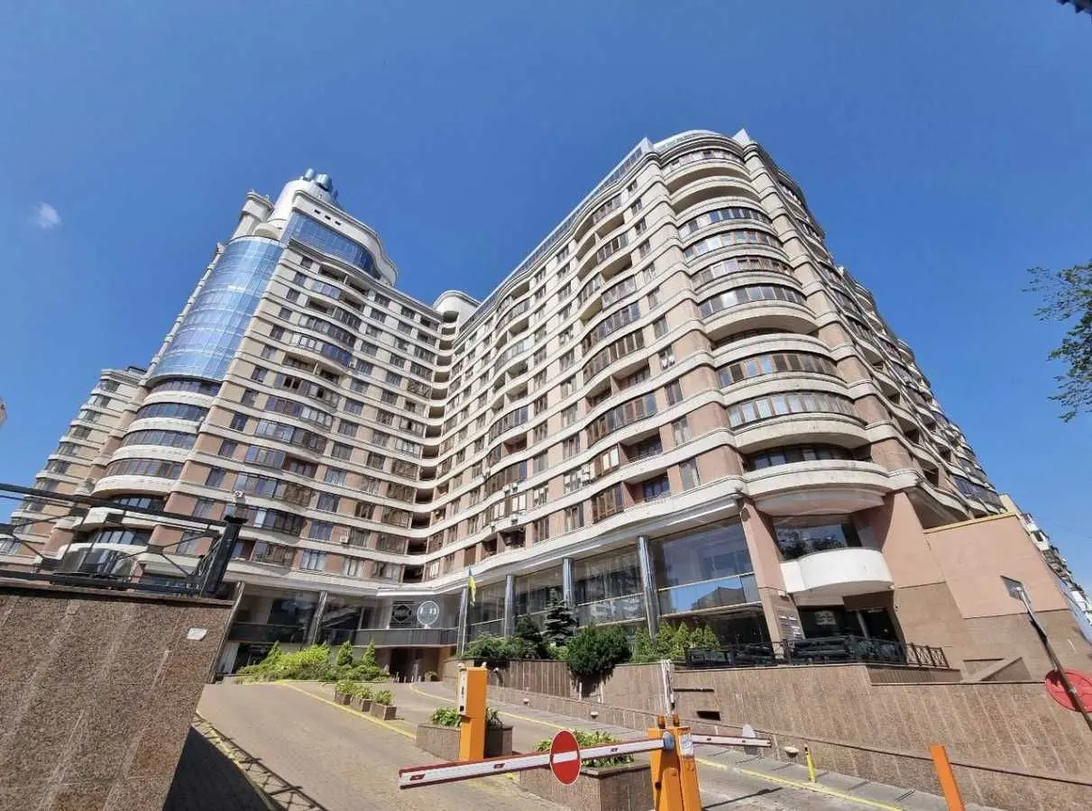 Фото Продаю паркінг, гараж, 18 кв. м, Жилянська вул. 59 Київ, ціна: 28000 USD, код 9319