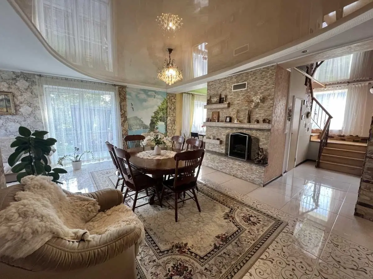 Фото Продаю будинок, 202 кв. м, Львівська вул. 21 Луцьк, ціна: 175000 USD, код 9332