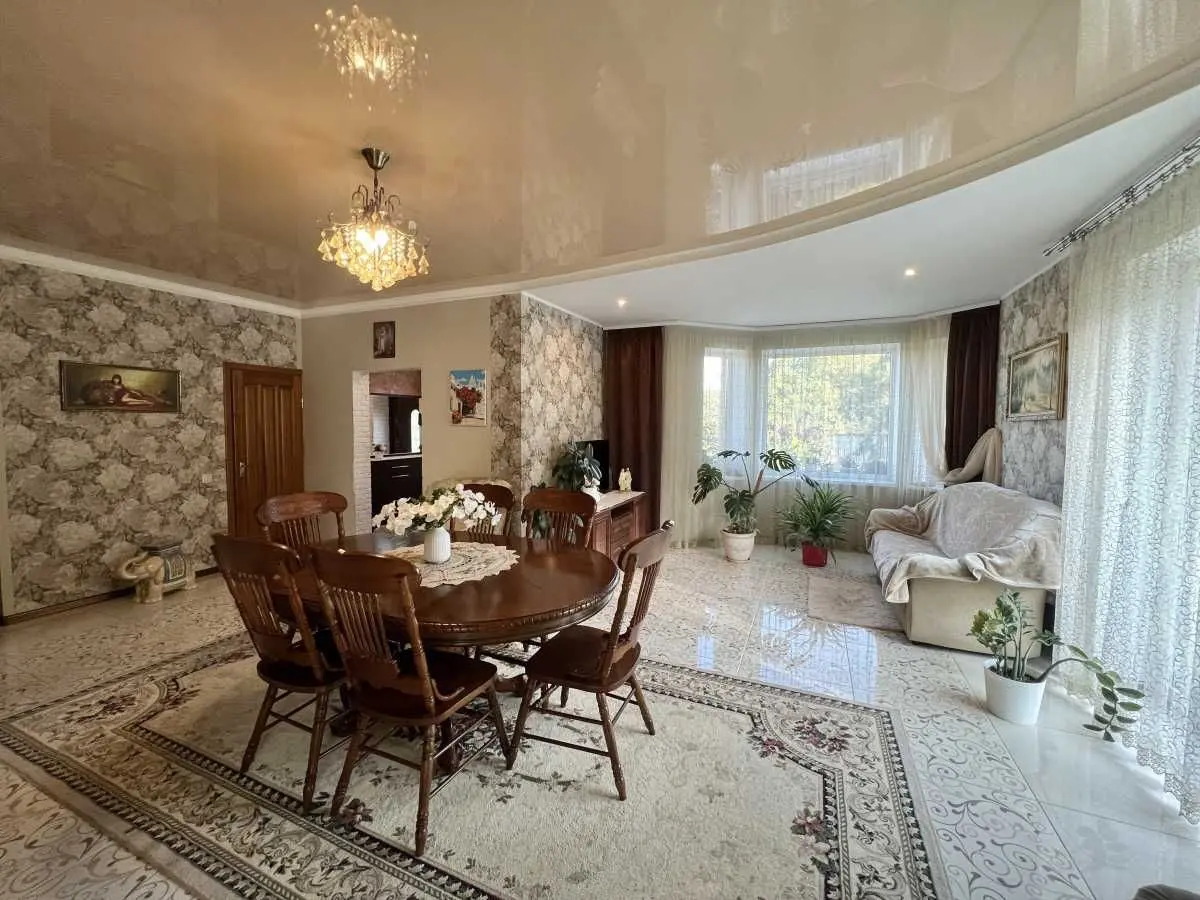 Фото Продаю будинок, 202 кв. м, Львівська вул. 21 Луцьк, ціна: 175000 USD, код 9332