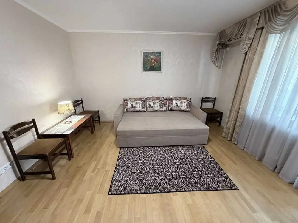Фото Rent a 3-room apartment, Vyshhorodska Street  Kyiv for long-term rent, price: 18000 UAH, code 9334