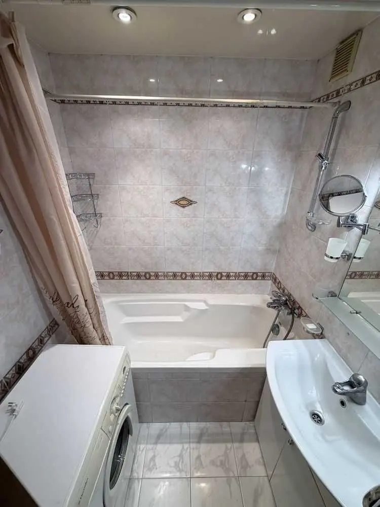 Фото Rent a 3-room apartment, Vyshhorodska Street  Kyiv for long-term rent, price: 18000 UAH, code 9334