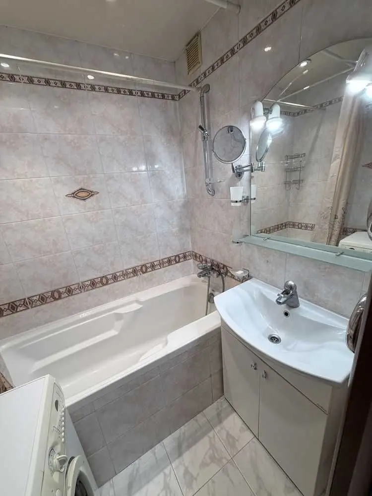 Фото Rent a 3-room apartment, Vyshhorodska Street  Kyiv for long-term rent, price: 18000 UAH, code 9334