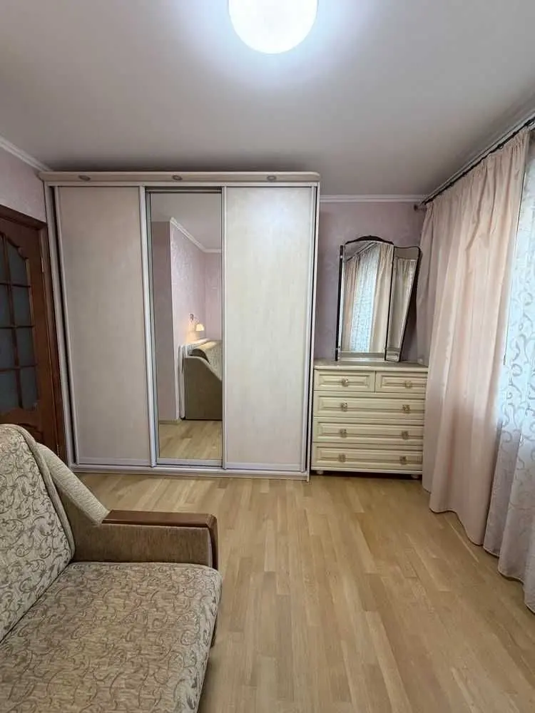 Фото Rent a 3-room apartment, Vyshhorodska Street  Kyiv for long-term rent, price: 18000 UAH, code 9334