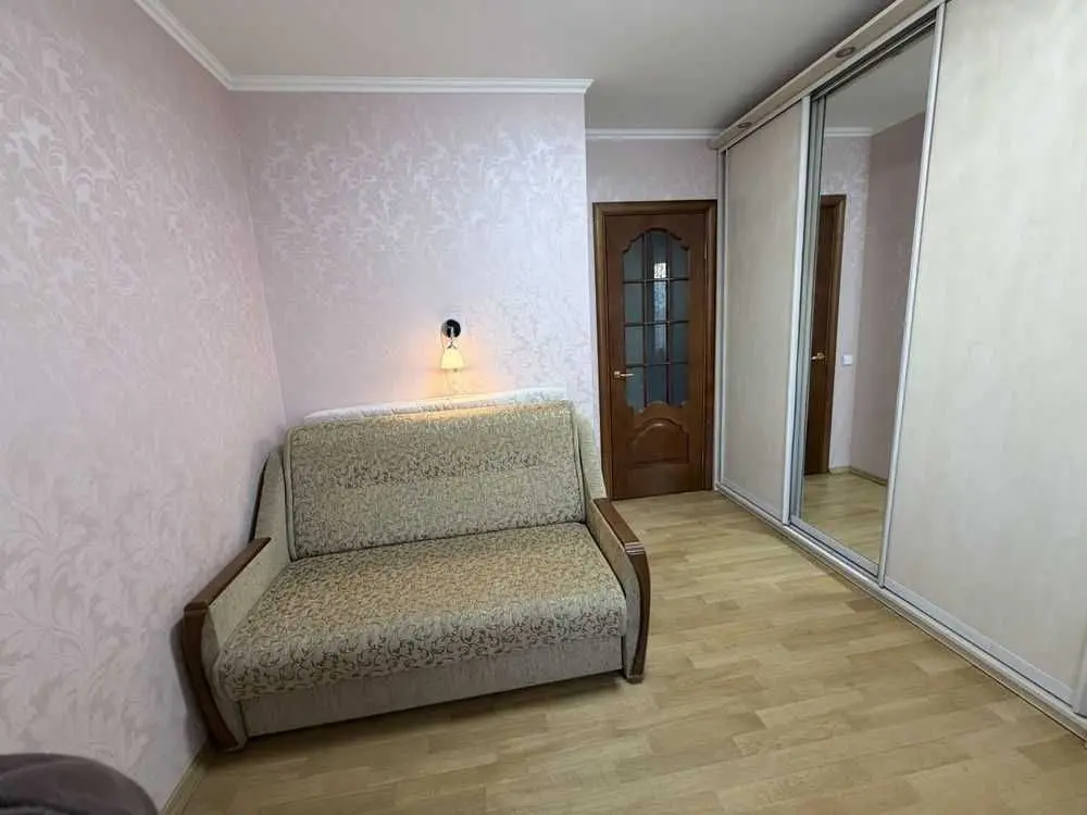 Фото Rent a 3-room apartment, Vyshhorodska Street  Kyiv for long-term rent, price: 18000 UAH, code 9334