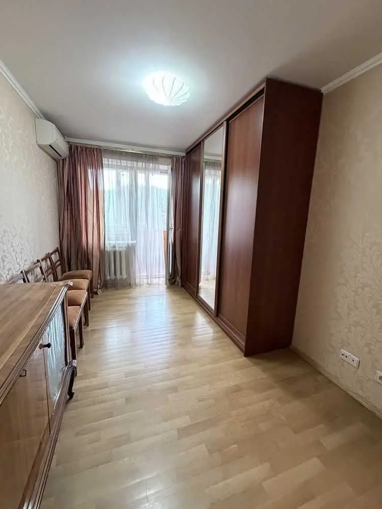 Фото Rent a 3-room apartment, Vyshhorodska Street  Kyiv for long-term rent, price: 18000 UAH, code 9334