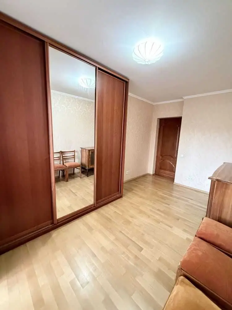 Фото Rent a 3-room apartment, Vyshhorodska Street  Kyiv for long-term rent, price: 18000 UAH, code 9334