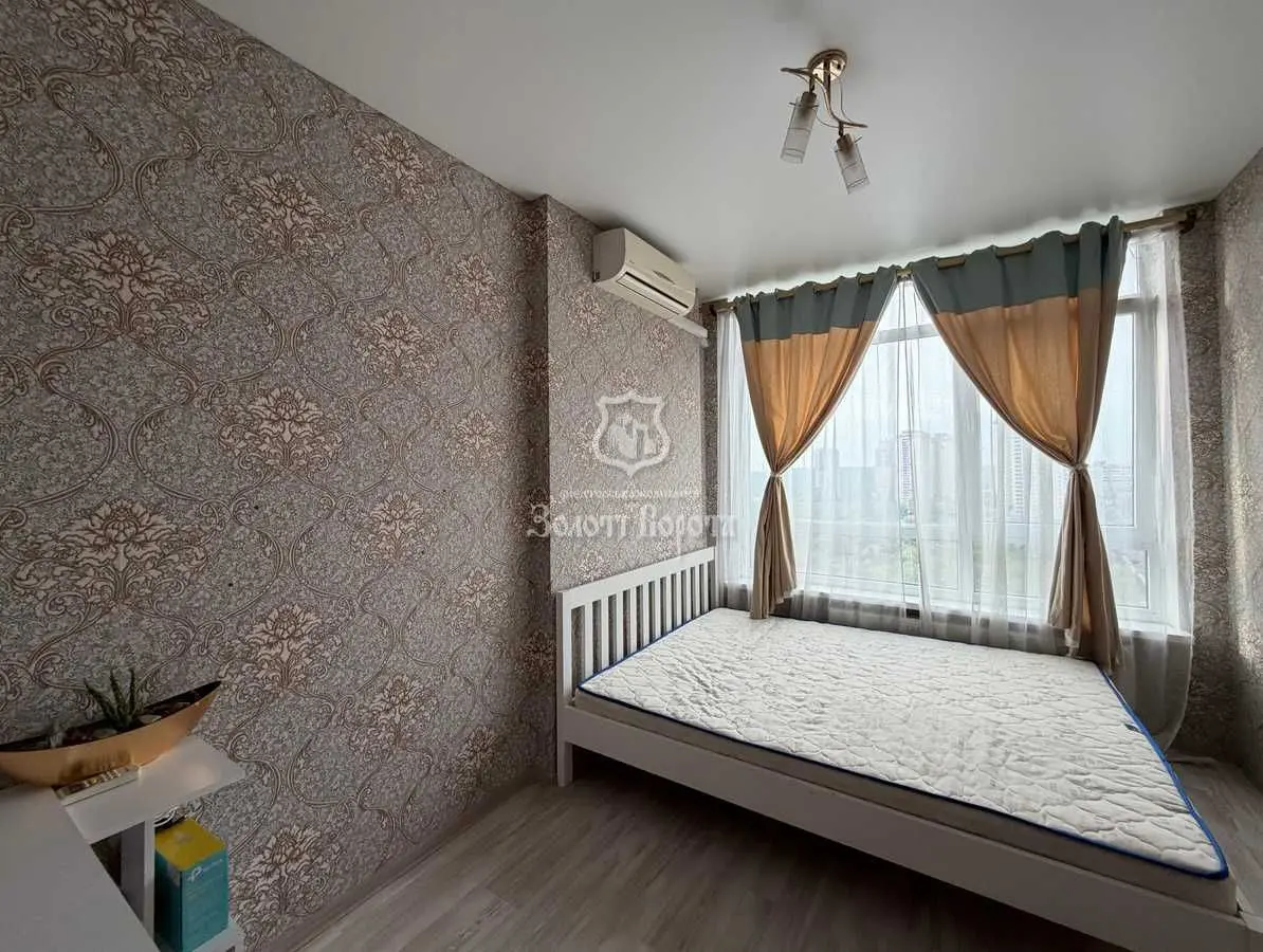 Фото Selling a 1-room apartment, 30.9 sq.m., Raketna Street 24 Kyiv, price: 42000 USD, code 9338