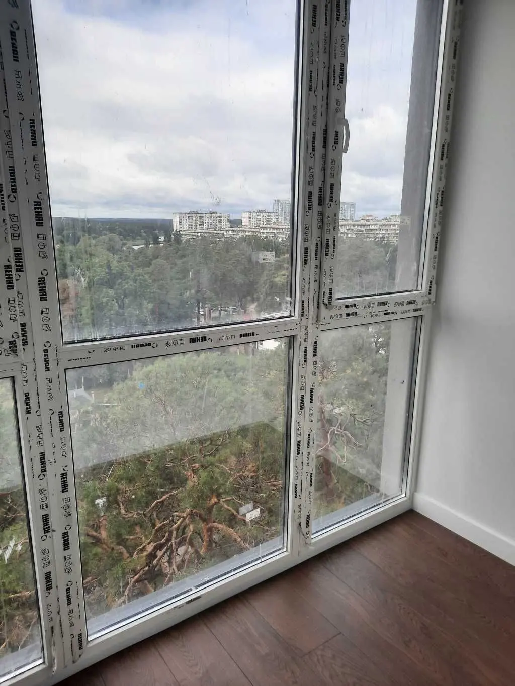 Фото Продаю 1 кімнатну квартиру, 46.4 кв. м, Живописна вул.  Київ, ціна: 88000 USD, код 9345