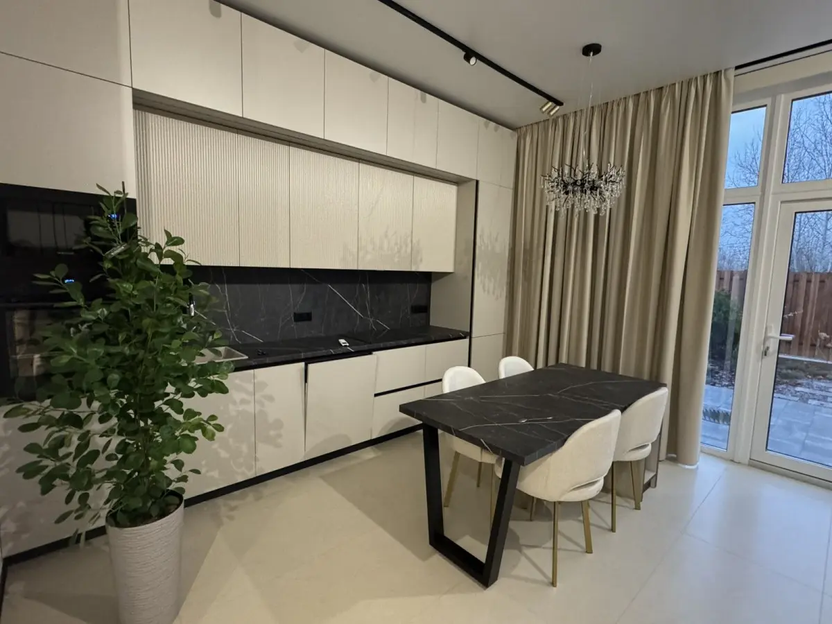 Фото Продаю дом, 125 кв. м, Центральная ул.  Киев, цена: 210000 $, код 9349
