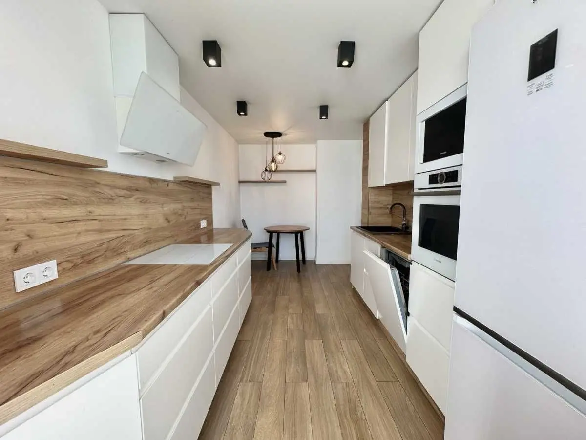 Фото Selling a 4-room apartment, 90 sq.m., Sviatoshynska Street 4 Kyiv, price: 140000 USD, code 9361