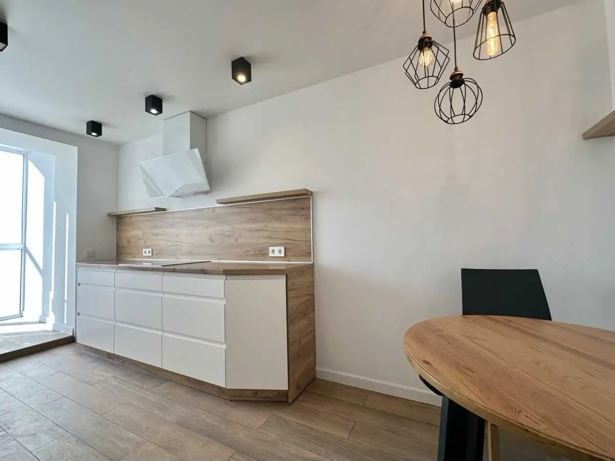 Фото Selling a 4-room apartment, 90 sq.m., Sviatoshynska Street 4 Kyiv, price: 140000 USD, code 9361