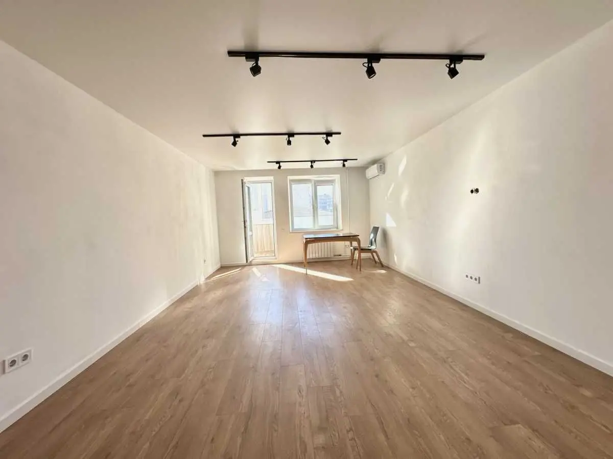 Фото Selling a 4-room apartment, 90 sq.m., Sviatoshynska Street 4 Kyiv, price: 140000 USD, code 9361