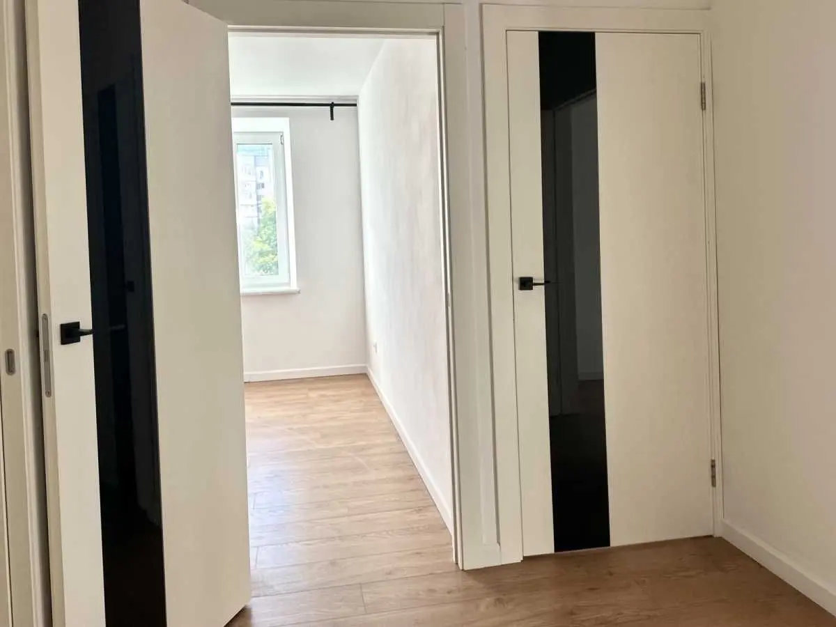 Фото Selling a 4-room apartment, 90 sq.m., Sviatoshynska Street 4 Kyiv, price: 140000 USD, code 9361